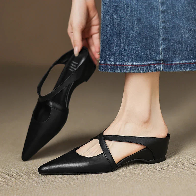Carmela | Mules a Punta con Cinturini Incrociati
