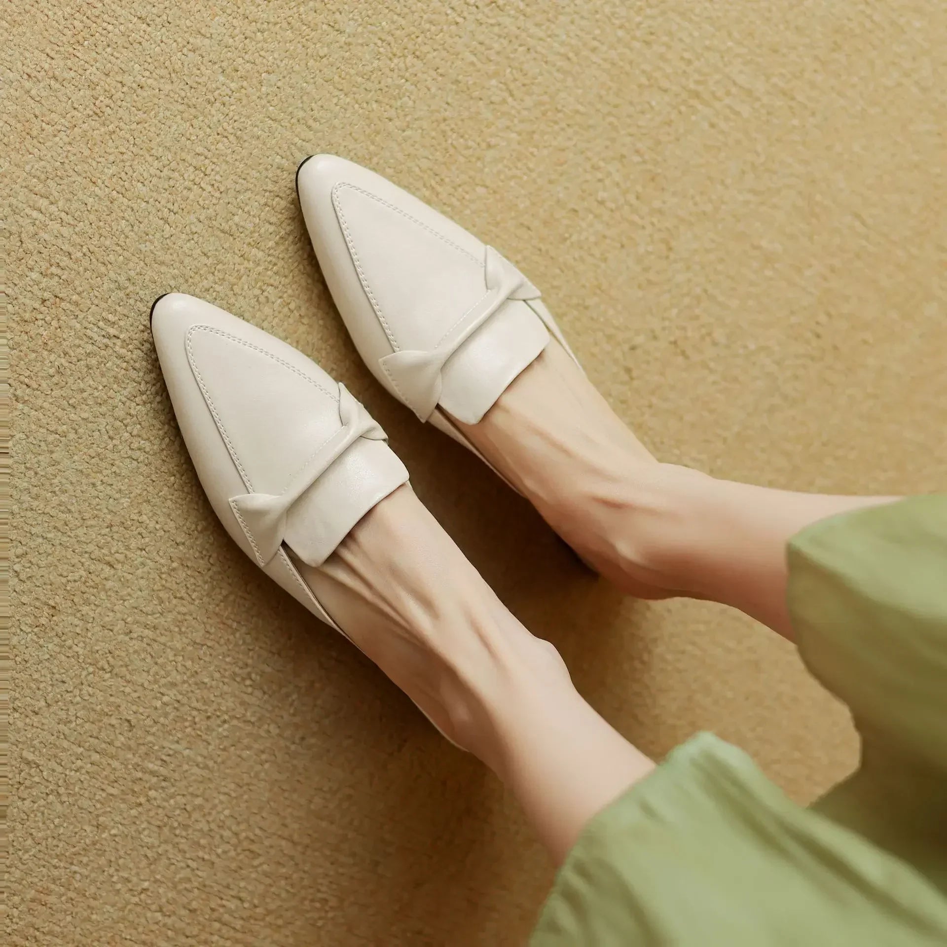 Marcella | Mules a Punta con Fiocco