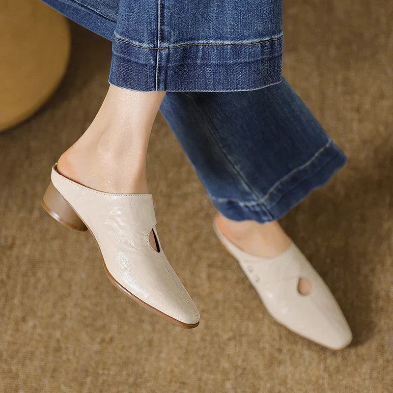 Miles | Mules a Punta con Dettagli Cut-Out