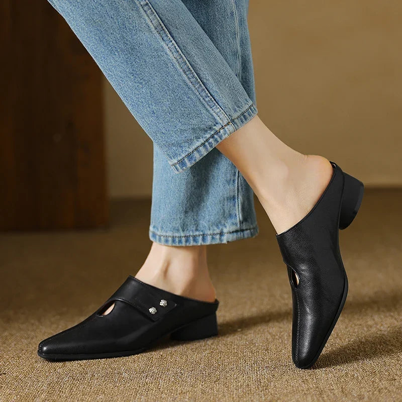 Miles | Mules a Punta con Dettagli Cut-Out
