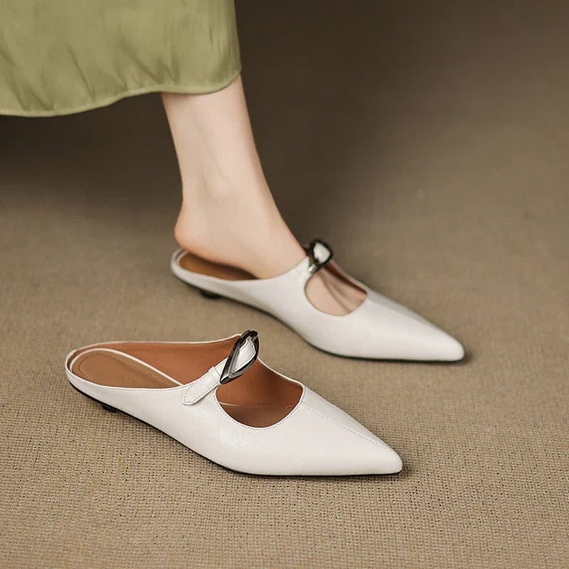 Regine | Mules a Punta con Fibbia