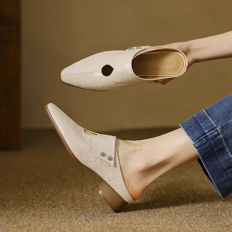 Miles | Mules a Punta con Dettagli Cut-Out