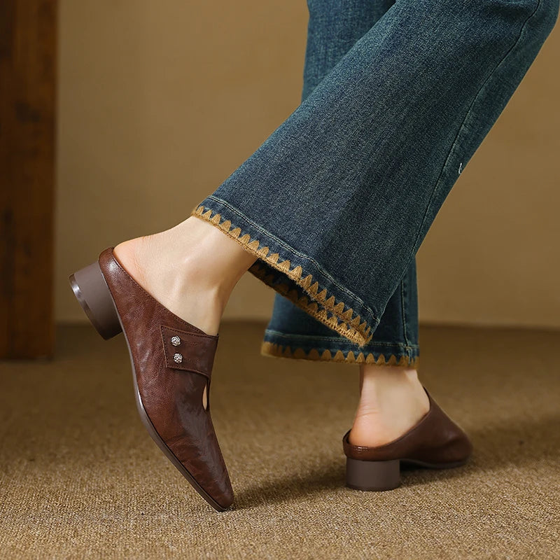 Miles | Mules a Punta con Dettagli Cut-Out