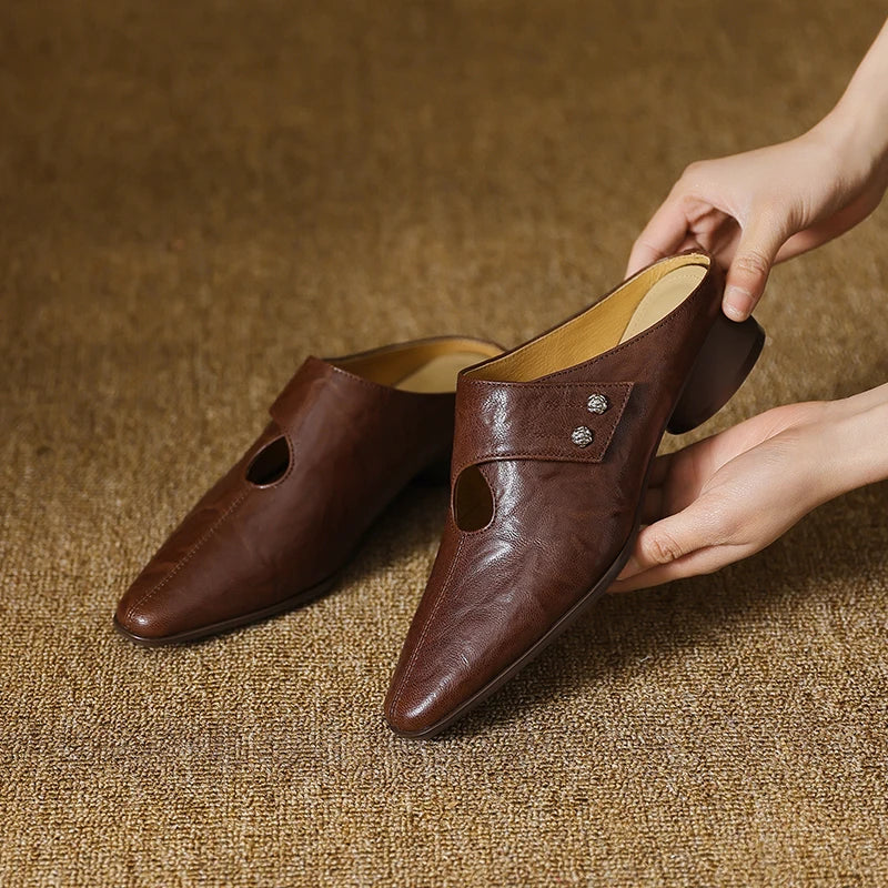 Miles | Mules a Punta con Dettagli Cut-Out