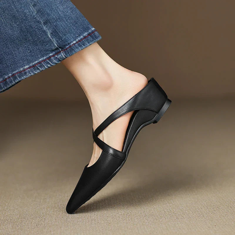 Carmela | Mules a Punta con Cinturini Incrociati
