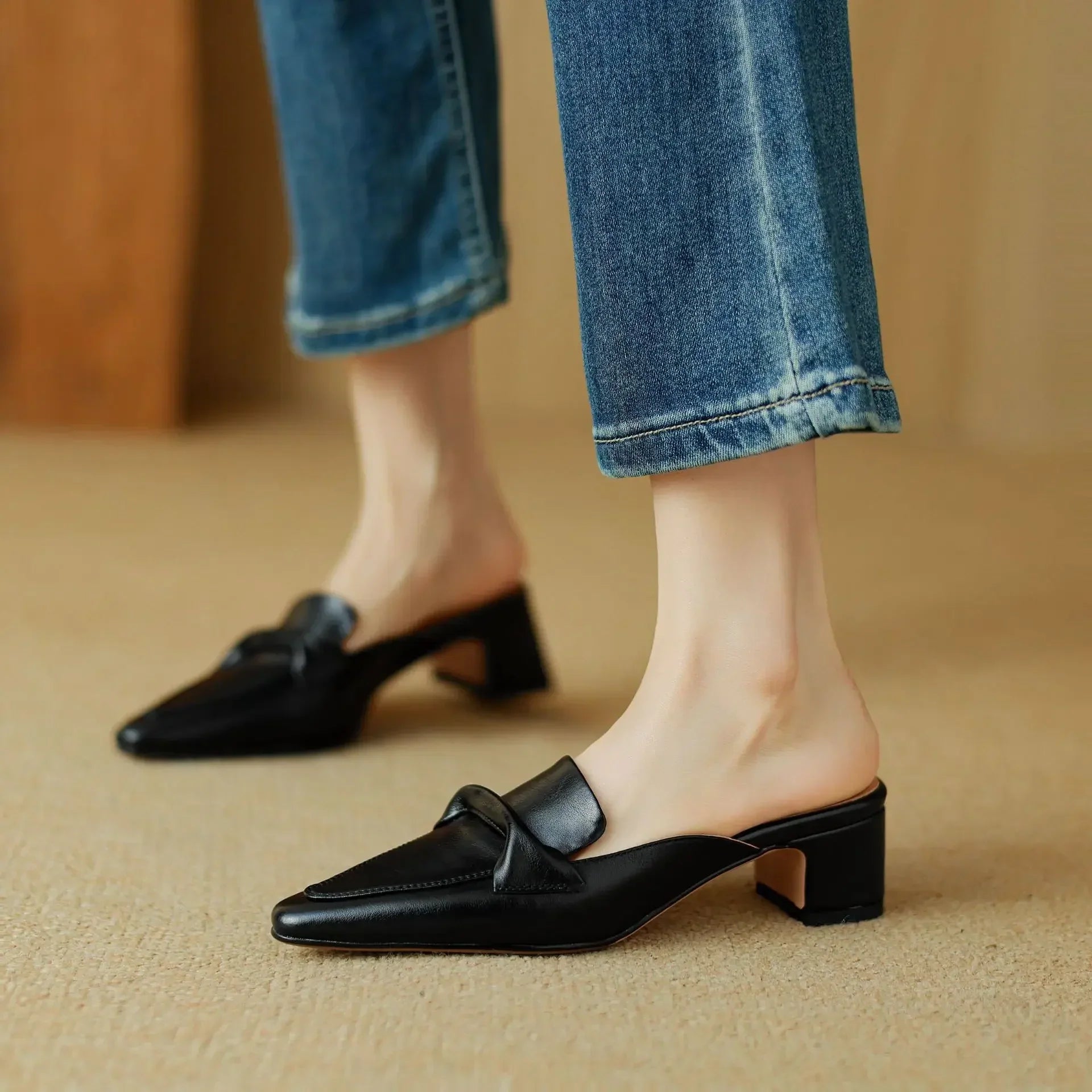 Marcella | Mules a Punta con Fiocco
