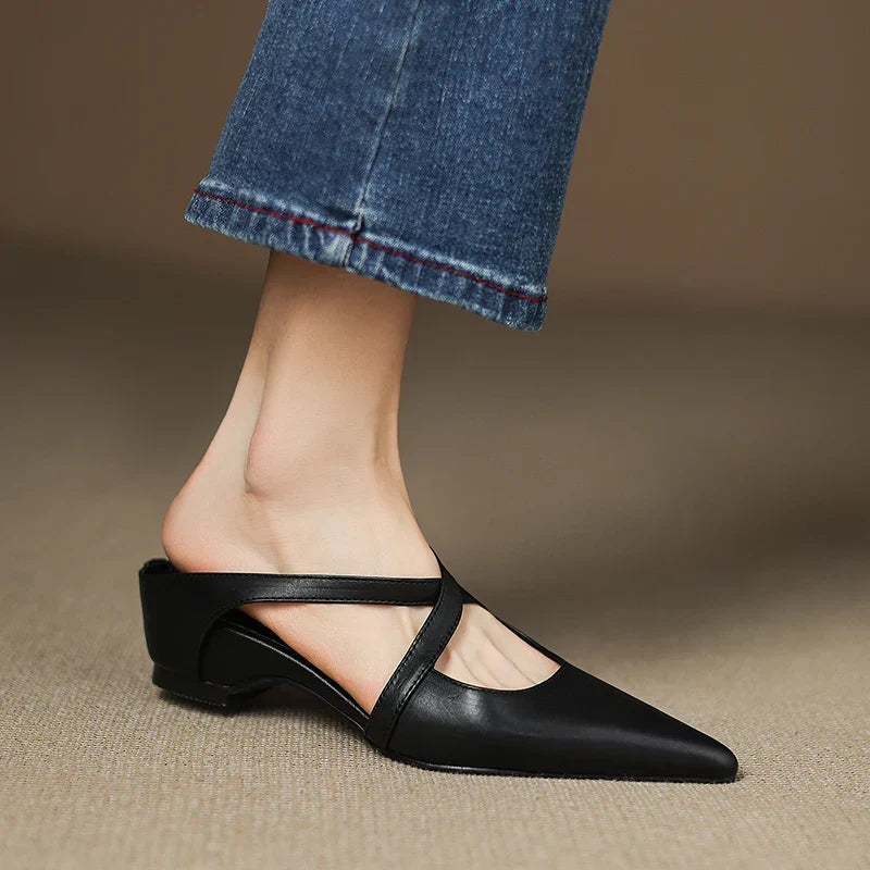 Carmela | Mules a Punta con Cinturini Incrociati