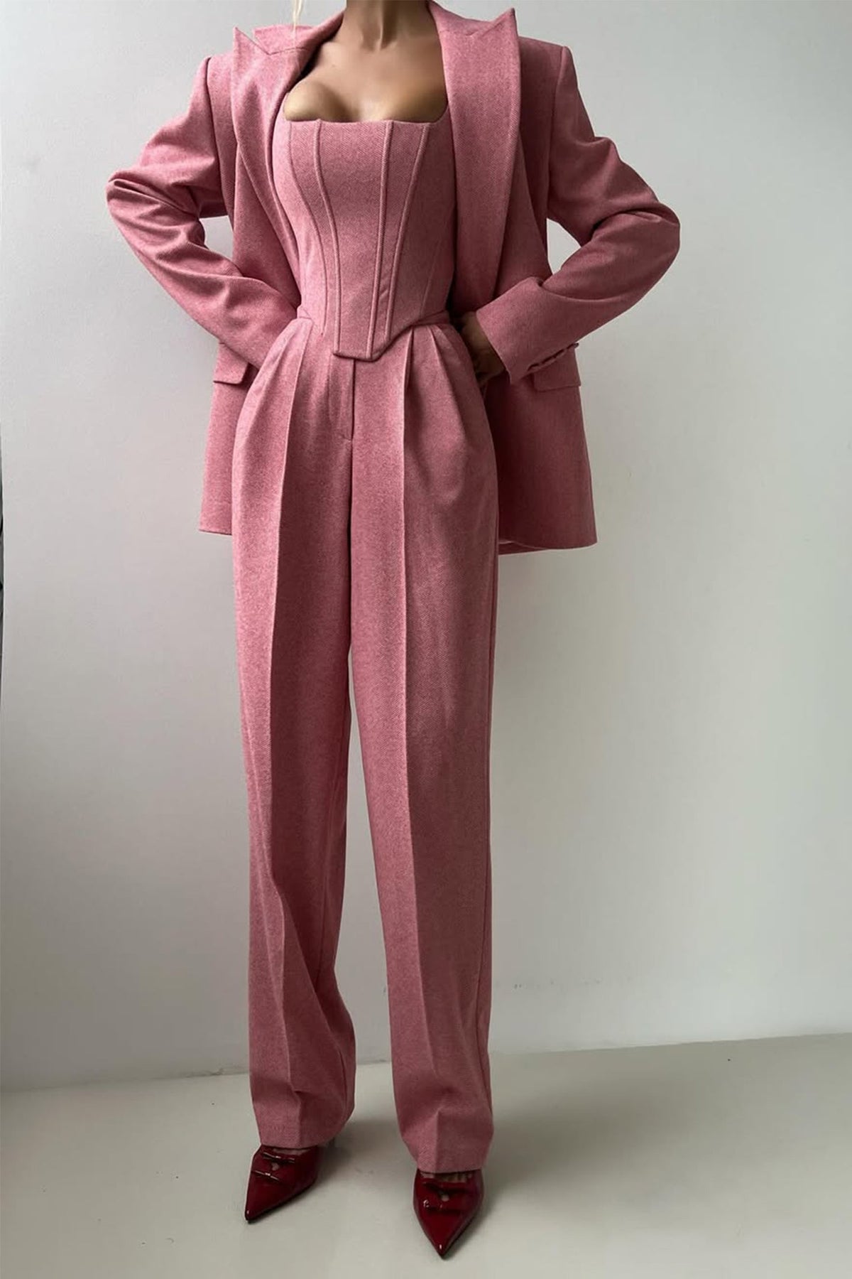 Dolce – Completo a Tre Pezzi con Blazer Doppiopetto