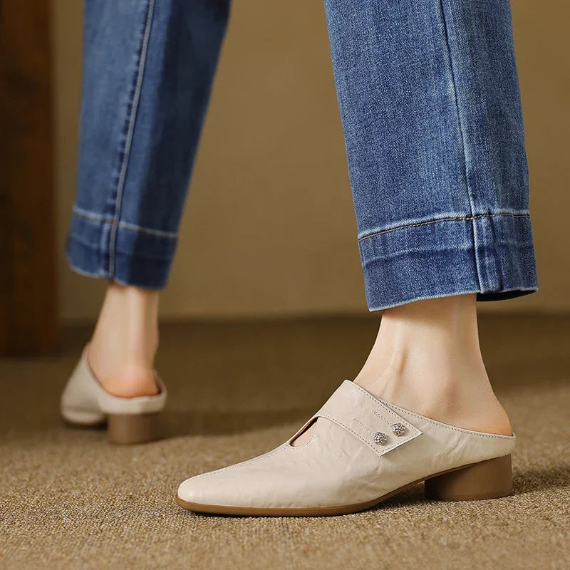 Miles | Mules a Punta con Dettagli Cut-Out