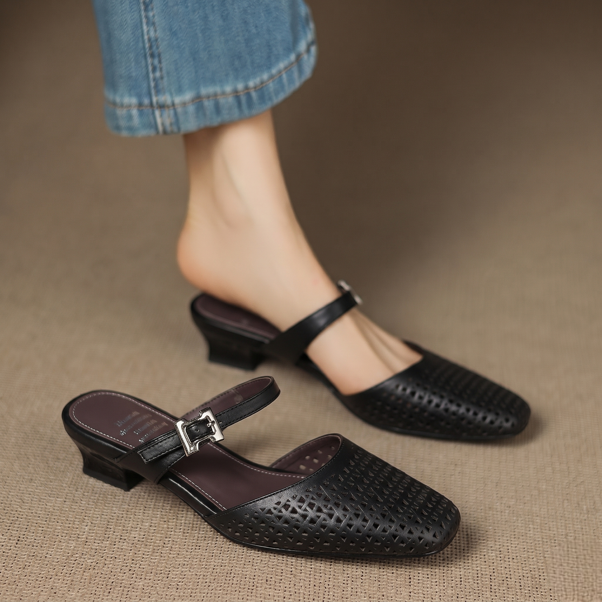 Lou | Mules Traforate con Cinturino