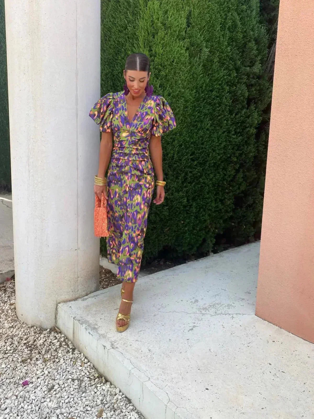 Arielle | Abito midi colorato con volant sulle maniche